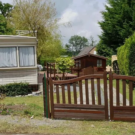 Kemping Bungalow Barrage De L'eau D'heure