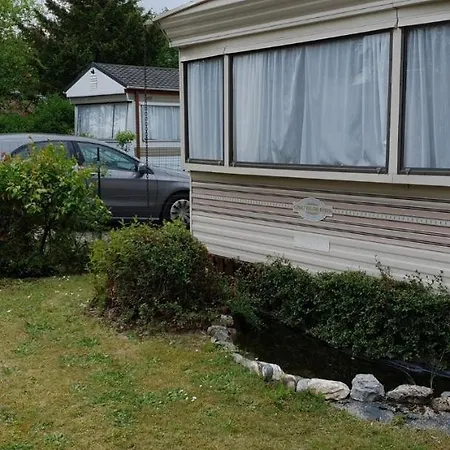 Bungalow Barrage De L'eau D'heure Kemping *